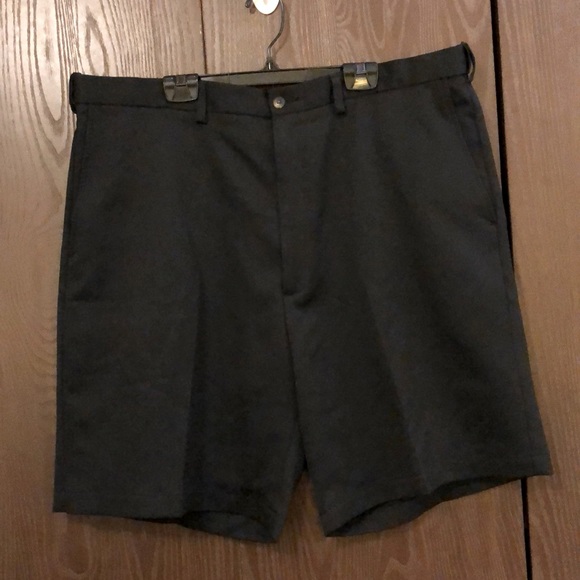HAGGAR MEN’S DARK NAVY GOLF DRESS SHORTS - NWOT SIZE 42 WAIST 9 1/2” INSEAM #087 - Picture 4 of 8